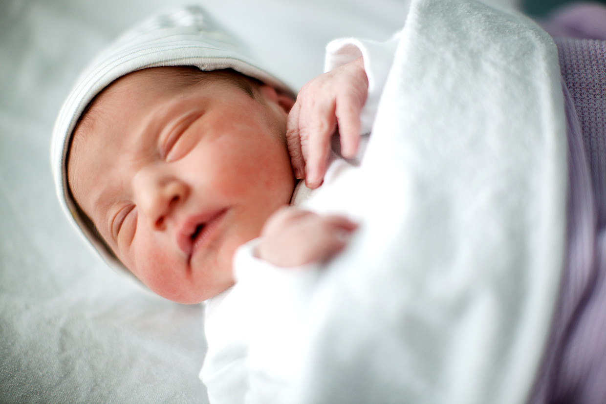 К чему снится ребенок новорожденный мальчик женщине. Сон новорожденного. Сон новорожденный ребенок. Приснился маленький ребенок.